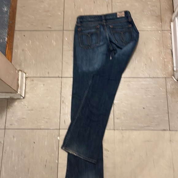 Pairs blue jeans - Picture 2 of 4